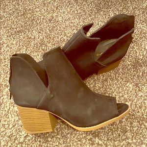 New without tags. Black booties.